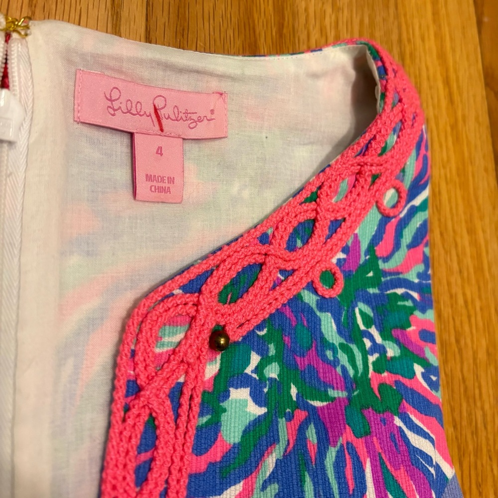 ๐ LILLY PULITZER ๐ Ryder Shift Dress Indigo Exotic
Escapade Dress Size 4 $238 - Picture 5 of 12